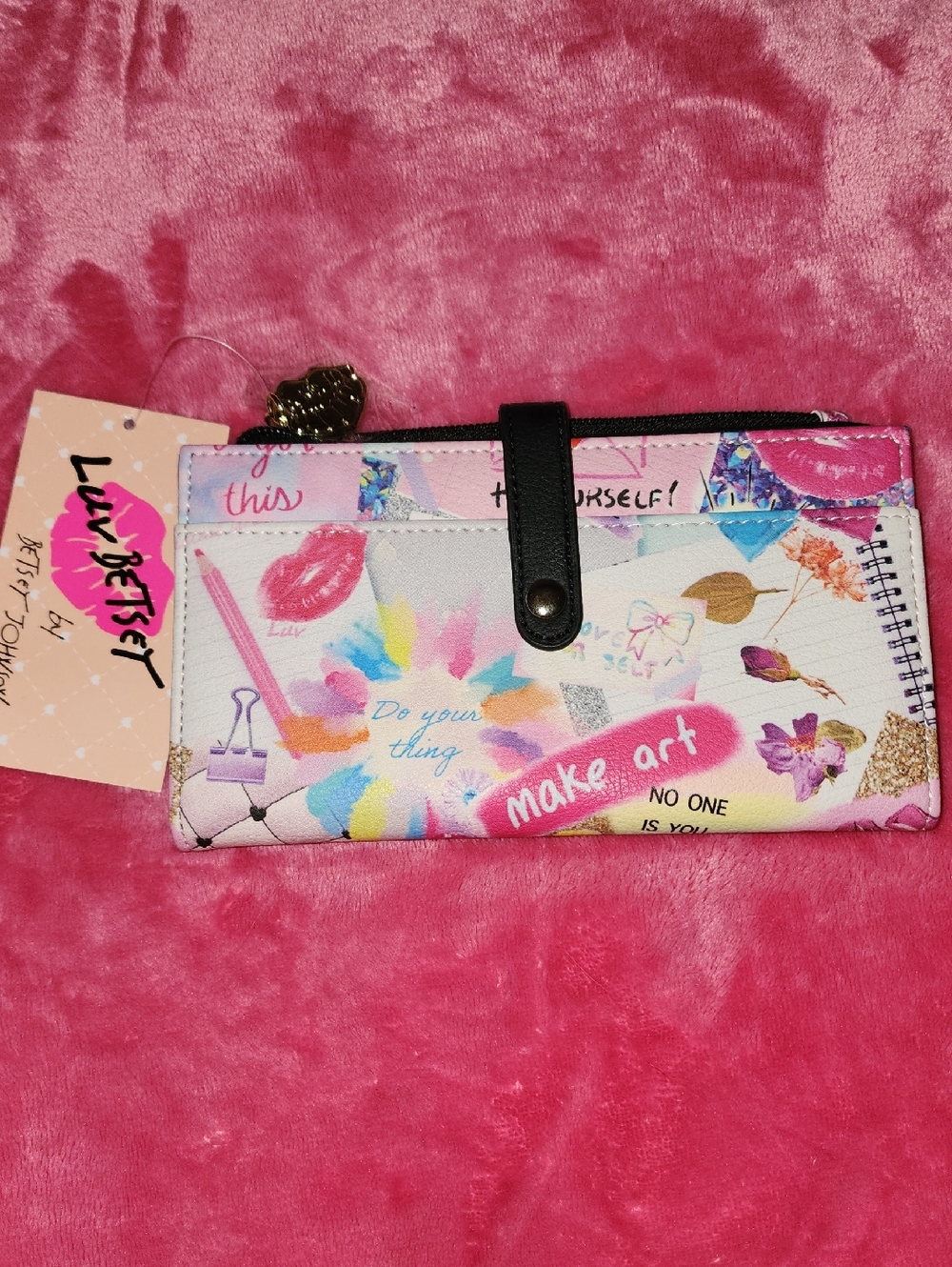 ✨️💕NWT Pink Multi 'Make Art' BETSEY JOHNSON Women's Wallet